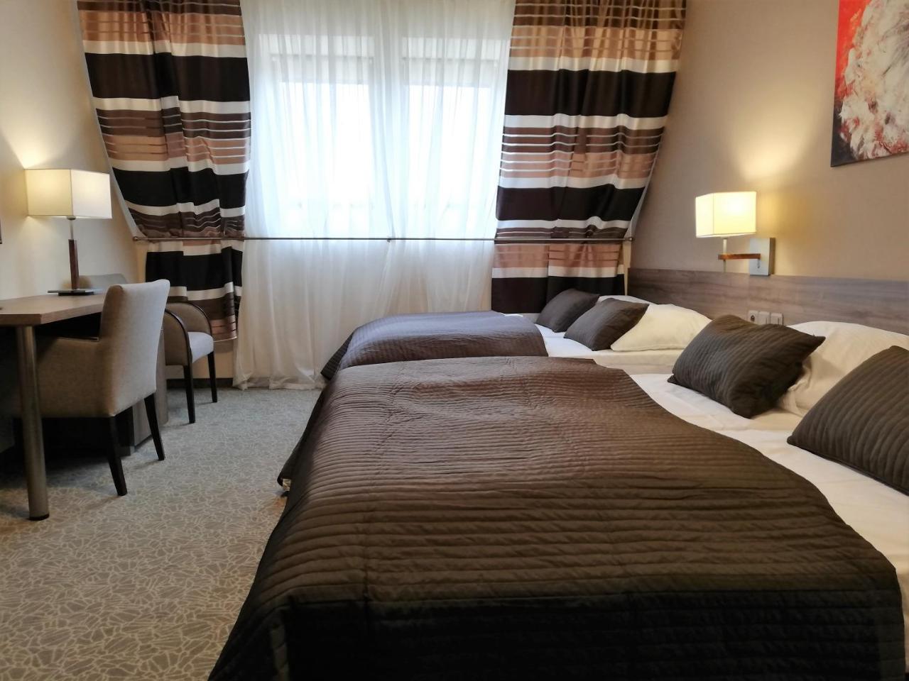 Hotel Zakliki คราคูฟ ภายนอก รูปภาพ